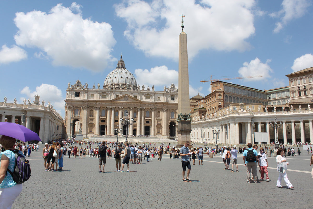 ローマにあるヴァチカン市国のサンピエトロ寺院はカトリックの総本山で世界遺産
