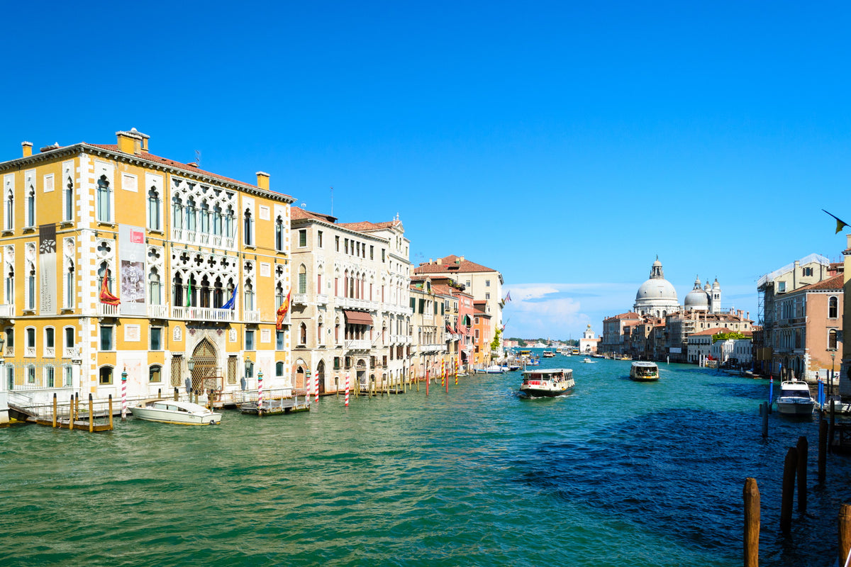 ロマン溢れる街並みを持つ美しすぎるイタリアの水の都べネツィア