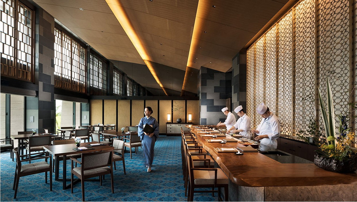 日本料理「青碧蒼(あおみ)」は、空の青、海の碧、山の蒼が美しい沖縄が育む豊かな食材と、日本各地から届くとびきり旬な味覚をふんだんに味わえる美食空間です。