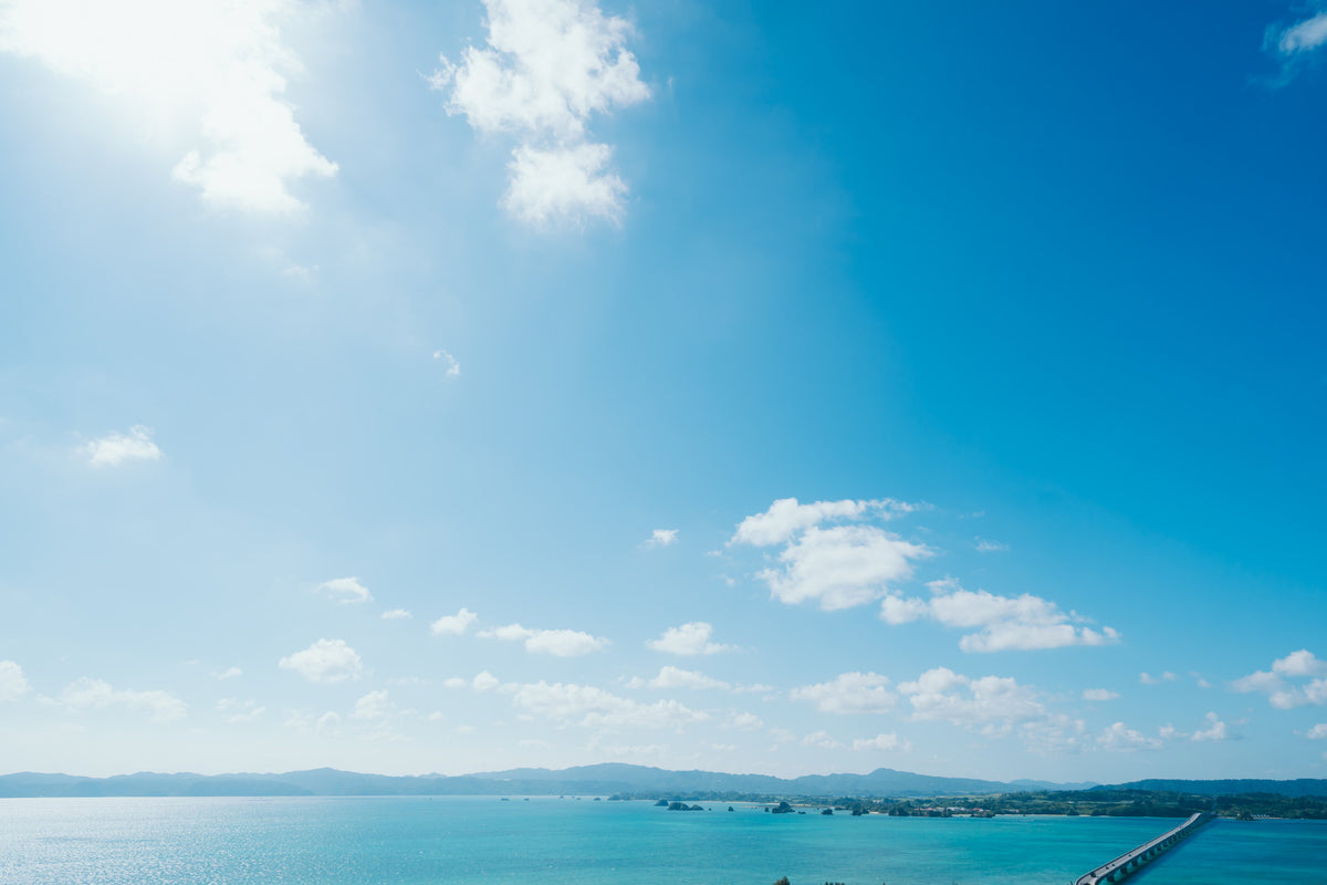 沖縄　古宇利島 空と海の教会 リアルウェディング［JTBおふたりさま婚］ 1568309　10月7日 12:30式