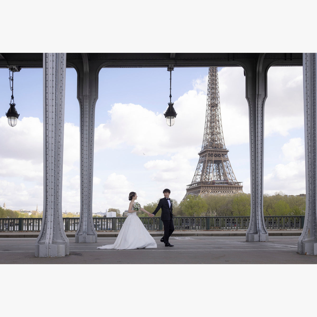 フランス　オプション　フォト　エッフェル塔周辺フォトツアー （ビルアケム橋）