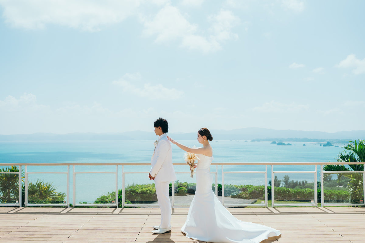 沖縄　古宇利島 空と海の教会 リアルウェディング［JTBおふたりさま婚］ 1568309　10月7日 12:30式