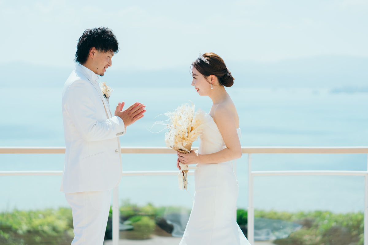 沖縄　古宇利島 空と海の教会 リアルウェディング［JTBおふたりさま婚］ 1568309　10月7日 12:30式