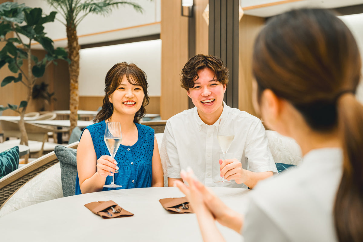 【オールデイダイニングレストラン】オシャレな空間で会話も弾みます。
