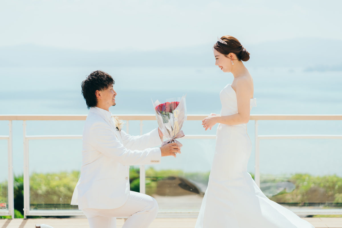 沖縄　古宇利島 空と海の教会 リアルウェディング［JTBおふたりさま婚］ 1568309　10月7日 12:30式