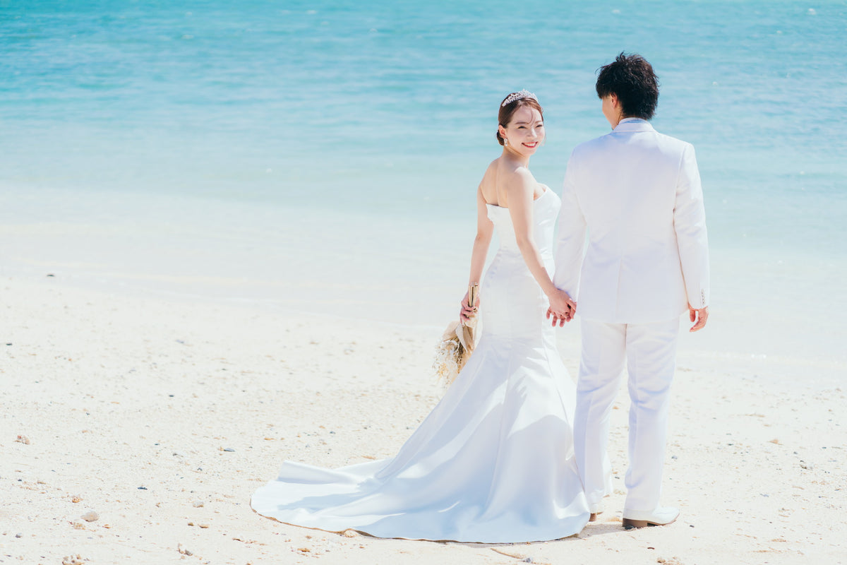 沖縄　古宇利島 空と海の教会 リアルウェディング［JTBおふたりさま婚］ 1568309　10月7日 12:30式