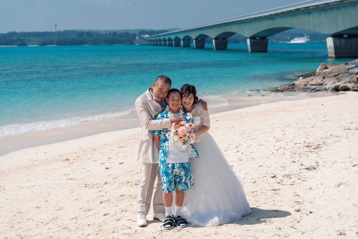 沖縄　古宇利島 空と海の教会 リアルウェディング 1594039　3月28日 9:30式