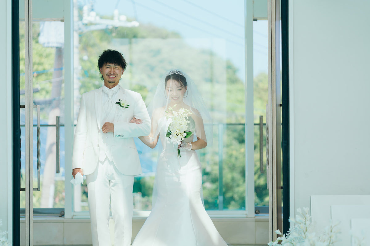 沖縄　古宇利島 空と海の教会 リアルウェディング［JTBおふたりさま婚］ 1568309　10月7日 12:30式