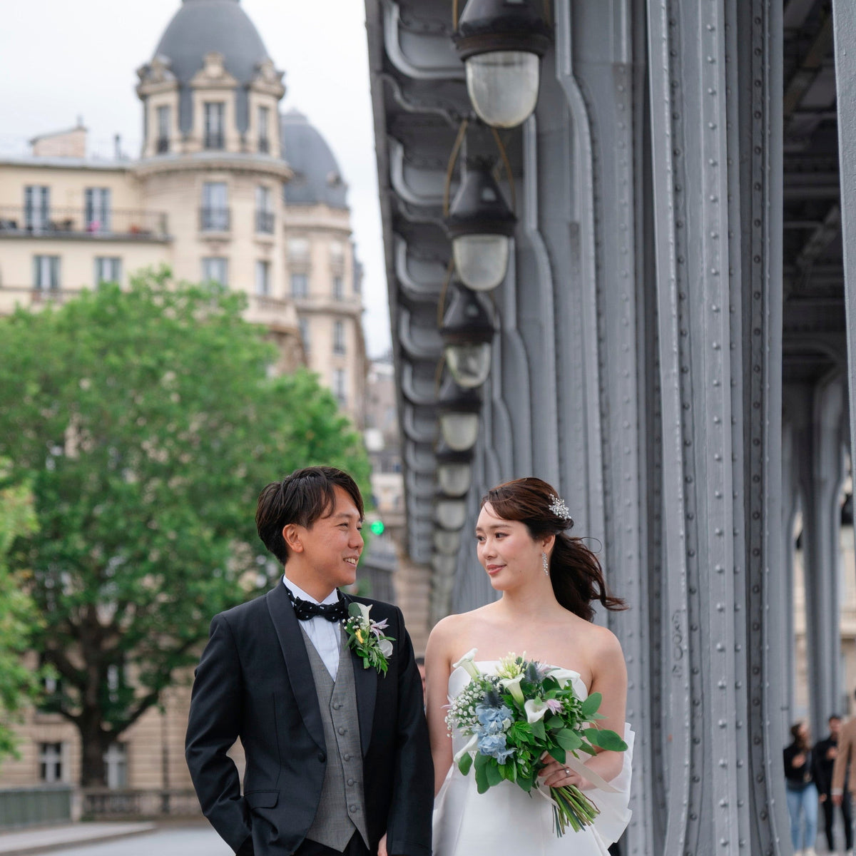 フランス　オプション　フォト　エッフェル塔周辺フォトツアー （ビルアケム橋）