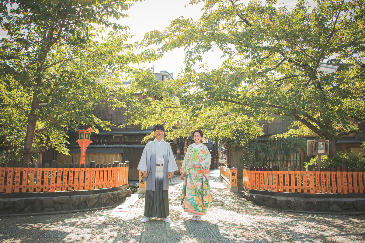 キラキラと輝く水面が美しい白川にかかる橋
