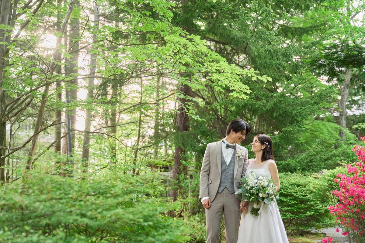 季節によって楽しめる自然の中でリラックスしたお二人のお写真もたくさん撮影させて頂きます。