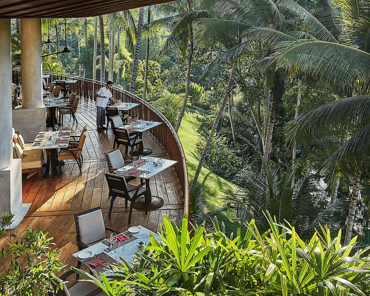 【Ayung Terrace】インドネシア料理をはじめとする各種アジア料理をお届けします。