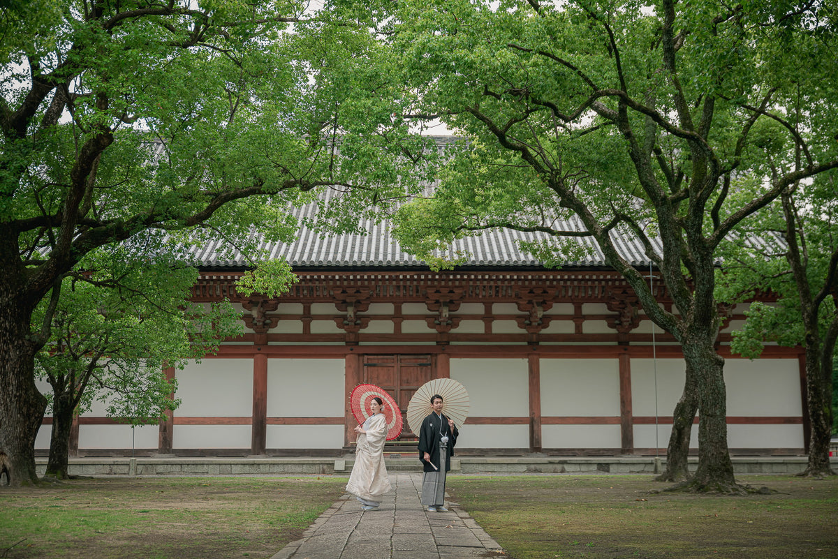 広大な境内と四季折々の美しい景色