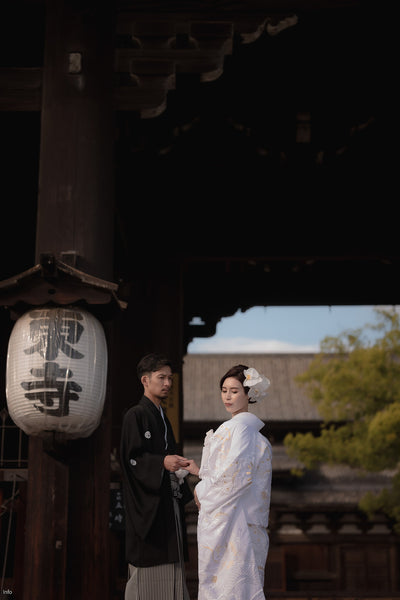 東寺の提灯とともに