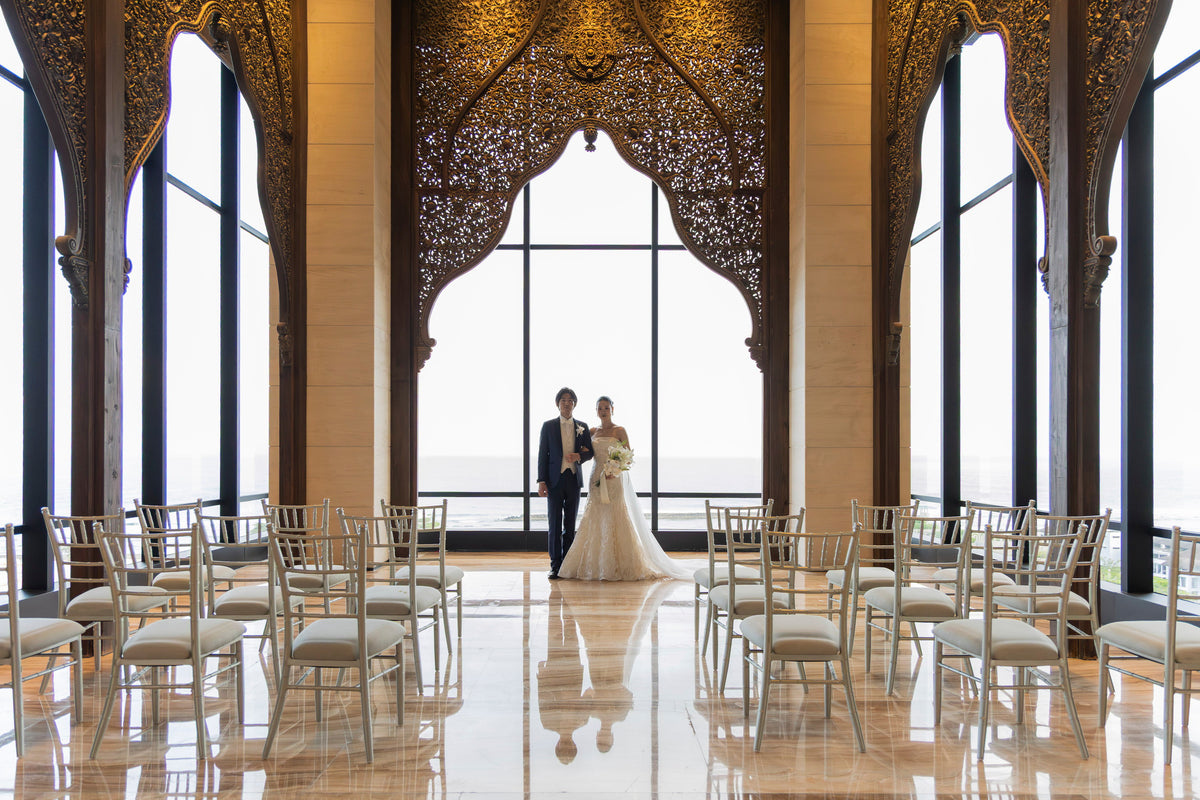 自然光がたっぷり入る開放的な空間での挙式が叶います※装飾のない状態で撮影していますが、実際は会場装飾が含まれます