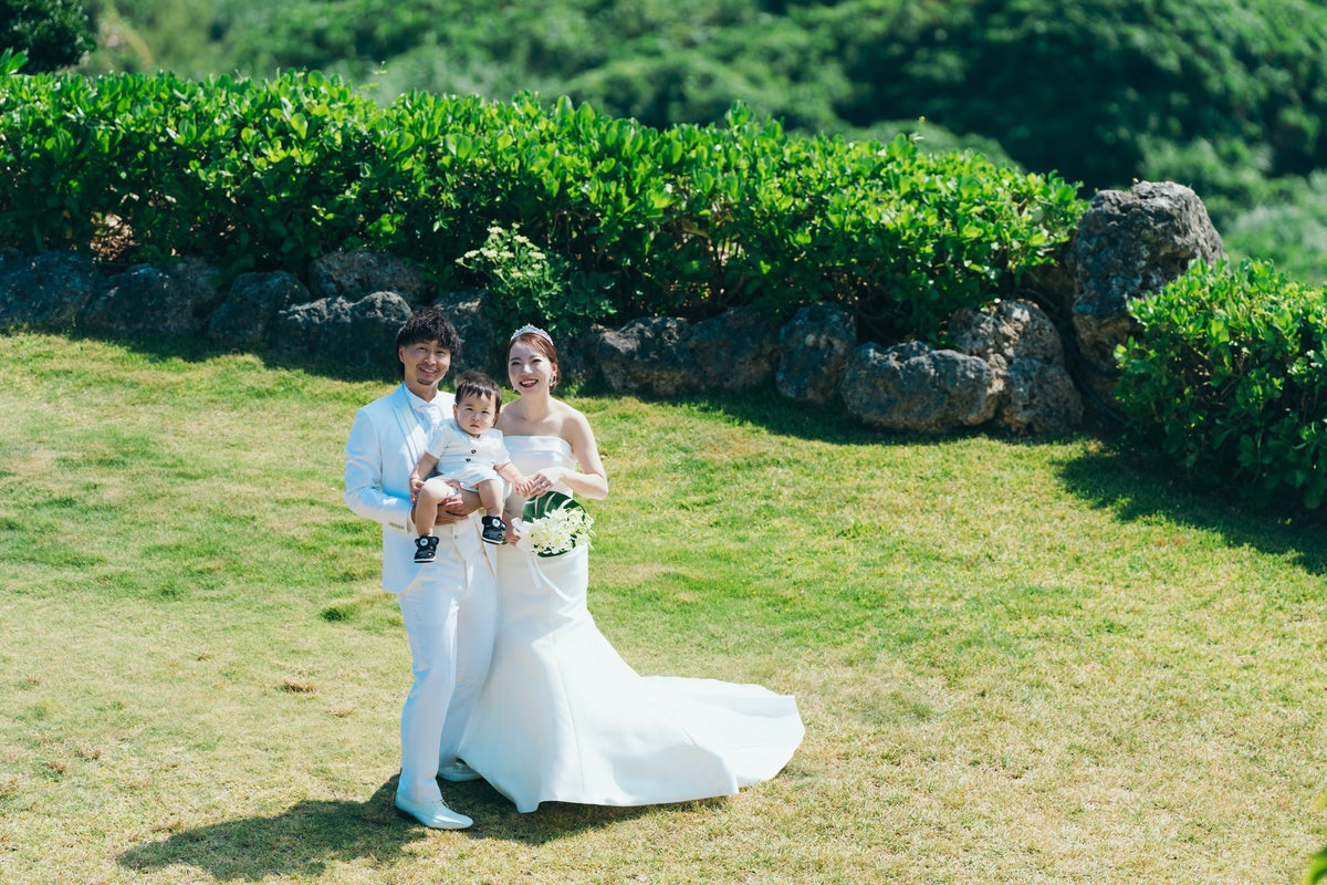 沖縄　古宇利島 空と海の教会 リアルウェディング［JTBおふたりさま婚］ 1568309　10月7日 12:30式