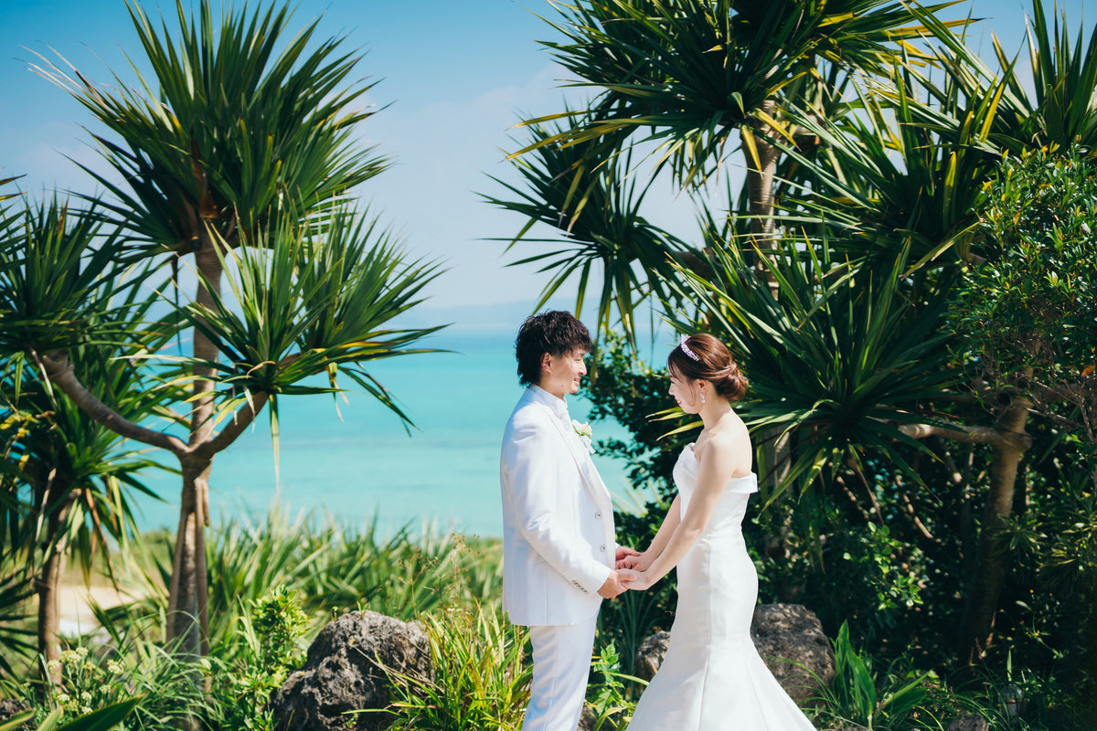 沖縄　古宇利島 空と海の教会 リアルウェディング［JTBおふたりさま婚］ 1568309　10月7日 12:30式