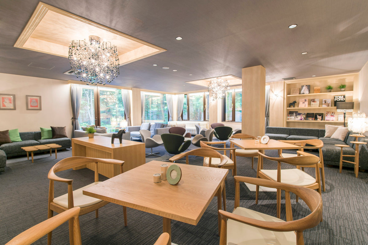 ゲストもゆったりと過ごせる待合室。キッズルームや、ゲストが利用できる美容室も完備。