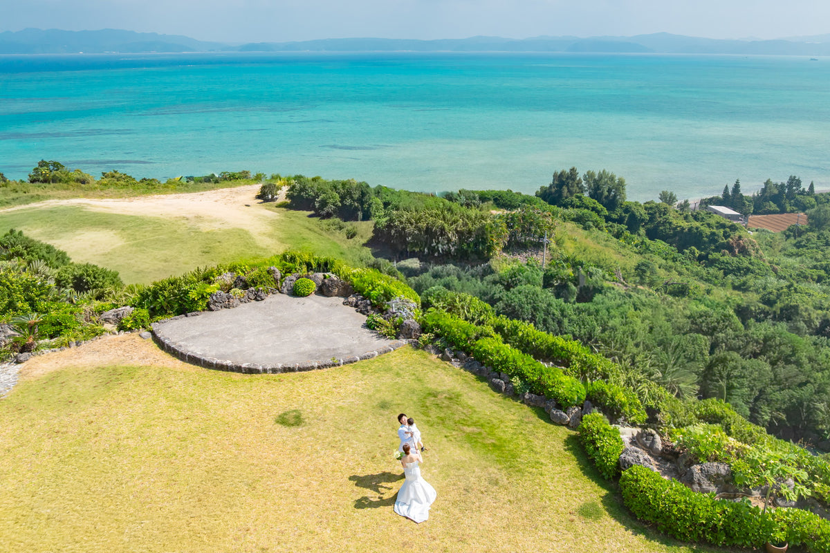 ［JTBおふたりさま婚］沖縄　古宇利島 空と海の教会