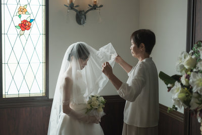 花嫁を包むベールは「守り」の象徴。