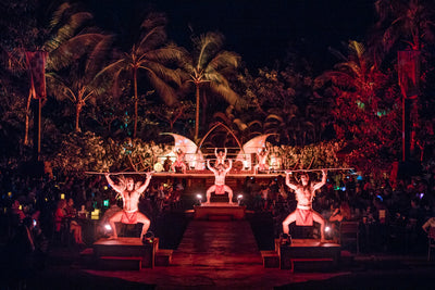 【カ・ヴァア - ア・ルアウ・オン・オアフ】古くから語り継がれてきたハワイの物語やダンスを、迫力あるライブミュージックとともに体感できます