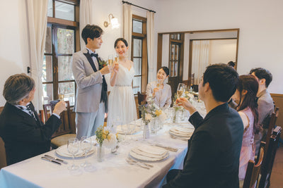 基本的に平服でのお食事会ですが、衣裳着用のまま会食も可能。※別途オプション