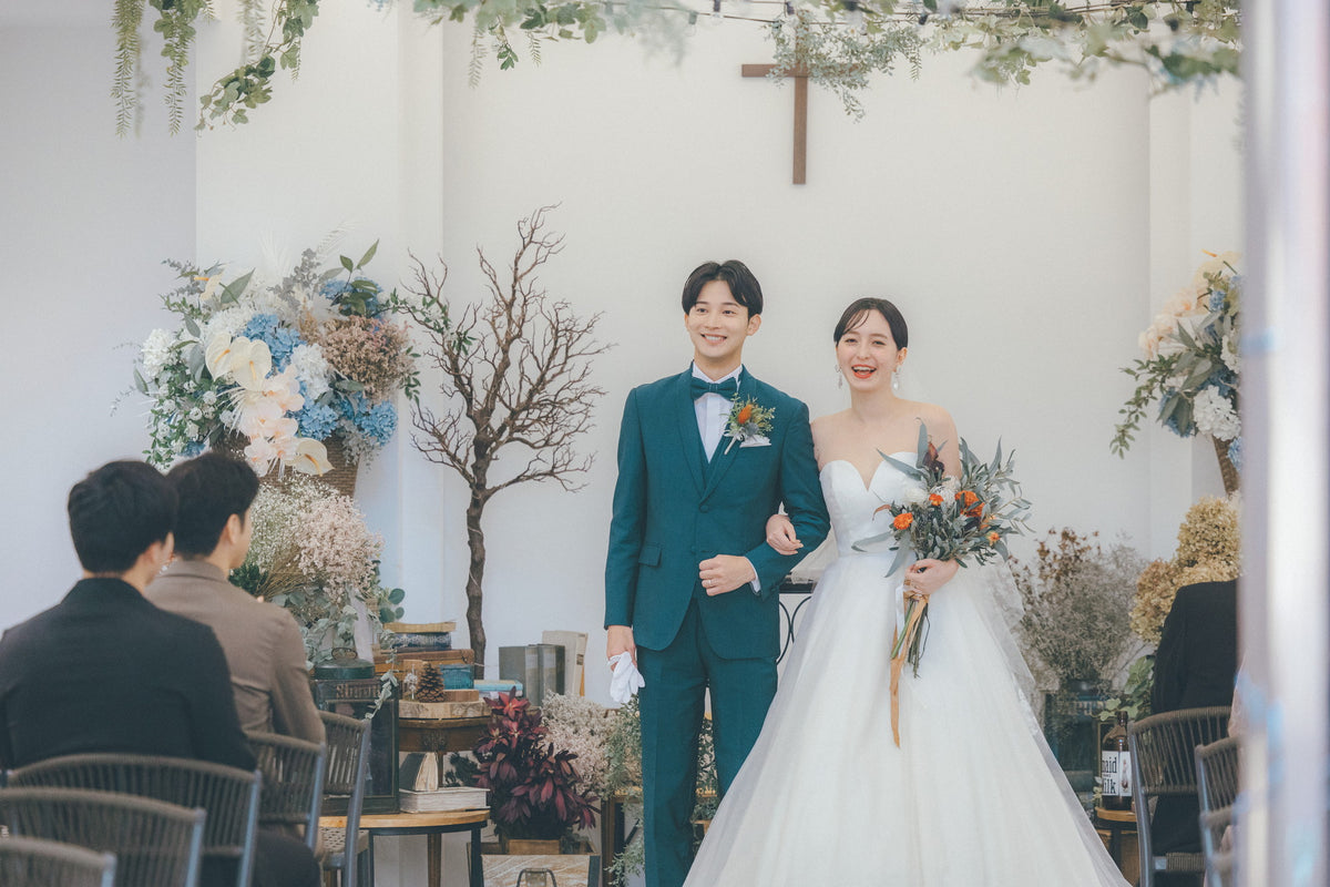 挙式は、ゲスト全員を証人として結婚を誓う挙式スタイルの人前式