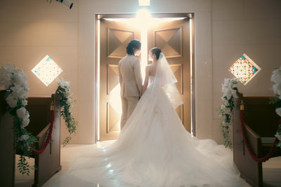 挙式後は、落ち着いた雰囲気の会場でゆったりとした会食も叶います。