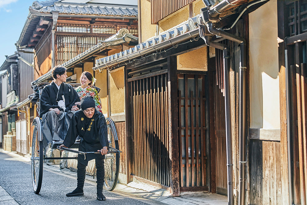 会場の近くには歴史を感じる”ならまち”のレトロな景色が広がる。