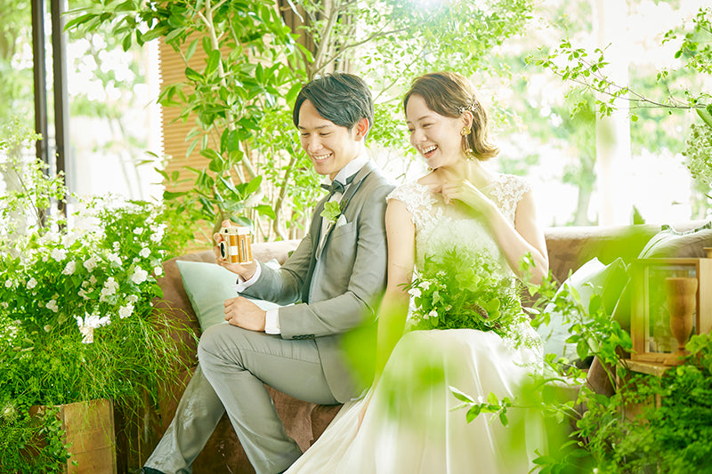 主役であるおふたりをスタイリッシュに際立たせ、ワンランク上のパーティーを演出します。
