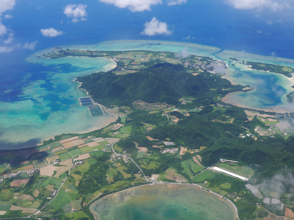 八重山諸島の玄関口、石垣島はサンゴ礁に囲まれた美しい島。