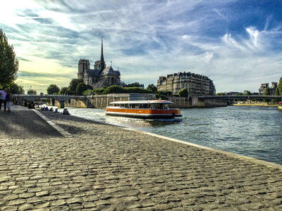 セーヌ川_優雅にパリの見どころを網羅できるのセーヌ川クルーズが人気