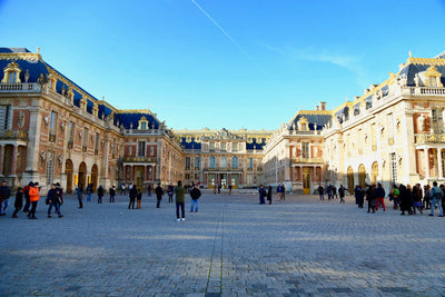 パリ郊外にある世界遺産ヴェルサイユ宮殿外観
