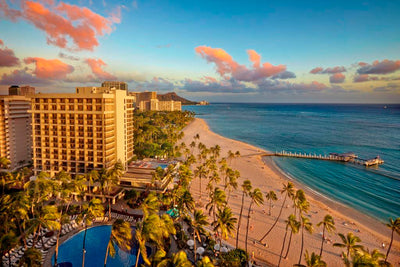 【アリイタワー】リゾート内一等地に位置する『THE ALII』はヒルトン・ハワイアン・ビレッジ内でもブランドとして確立　ハワイ語で「王族」を意味し高級の位置付けタワーはオバマ元大統領らも宿泊したワンランク上のサービスを受けられる上質空間