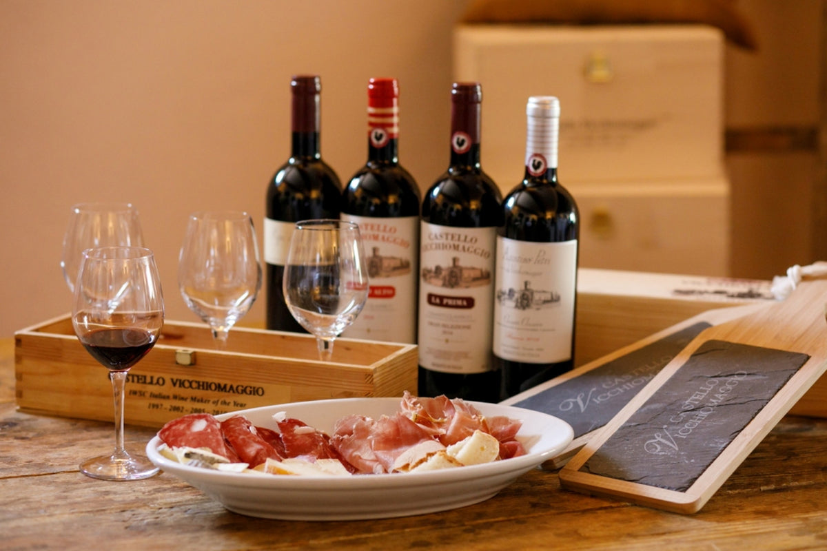 4種のオリジナルワインとイタリアらしい軽食でおもてなし