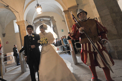 現在、宮殿はフィレンツェの市庁舎として使われており、市民の方が多く利用してます。衛兵はOP