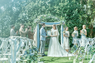 自然豊かな緑に囲まれ真っ青な青空の下で行うガーデンウェディング。緑溢れるガーデンではゲストの皆様の前で誓う人前式「Green Wedding」が叶います。家族の絆を大事にする大切な瞬間です。