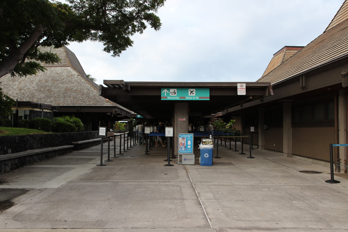 コナ空港