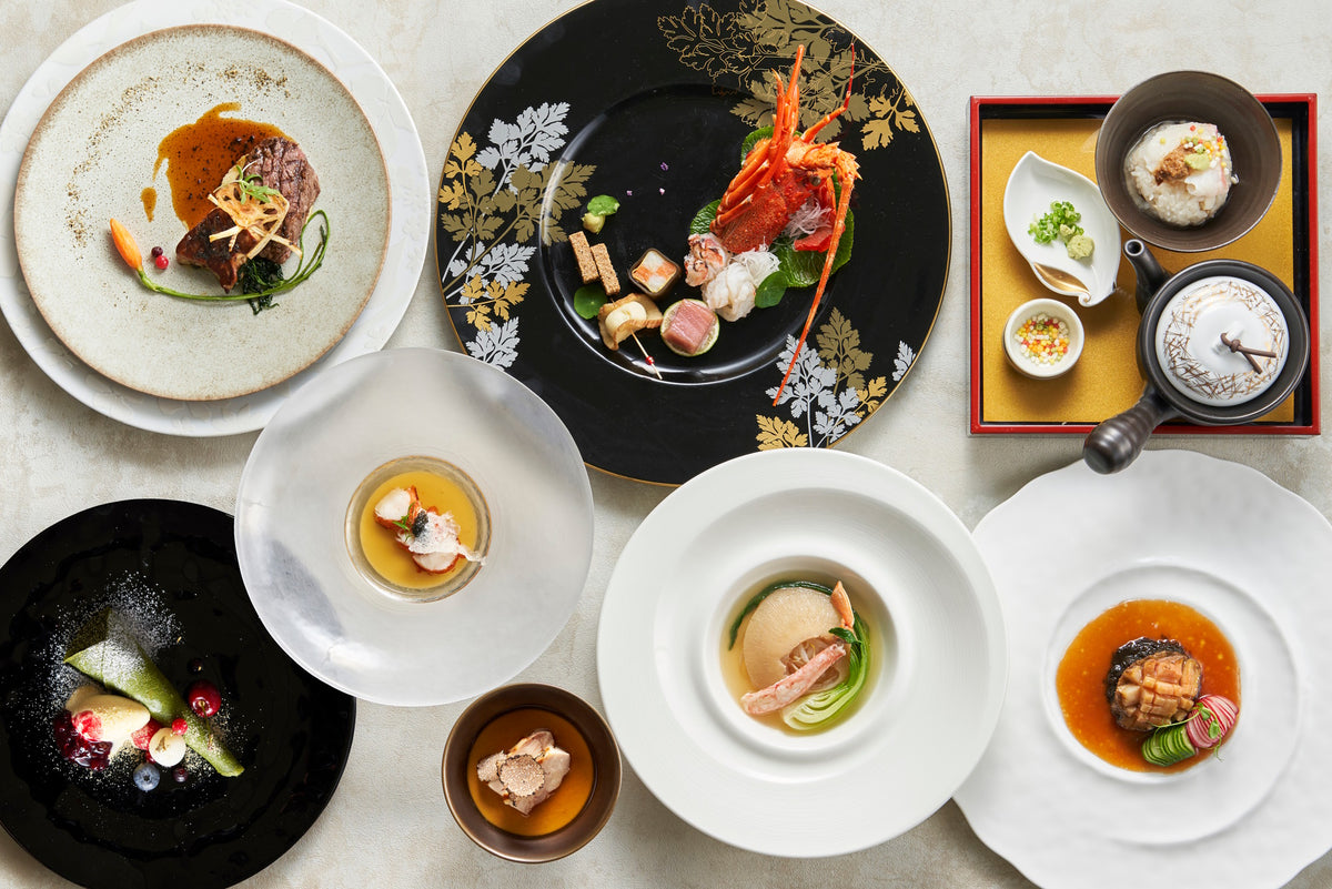 【料理】日本料理・フランス料理・中国料理の美食の饗宴三様の魅力が見事に融合した極上のハーモニーは幅広い年齢層に親しまれ、喜ばれる特別な日に相応しいウエディングコース。