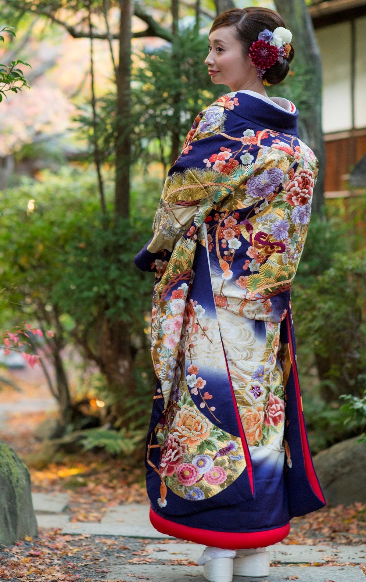 紺白紺誰ヶ袖に草花(着用)