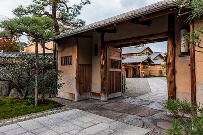 清和荘_　数寄屋造りのお部屋で日本庭園を眺めながら京料理をお楽しみいただけます