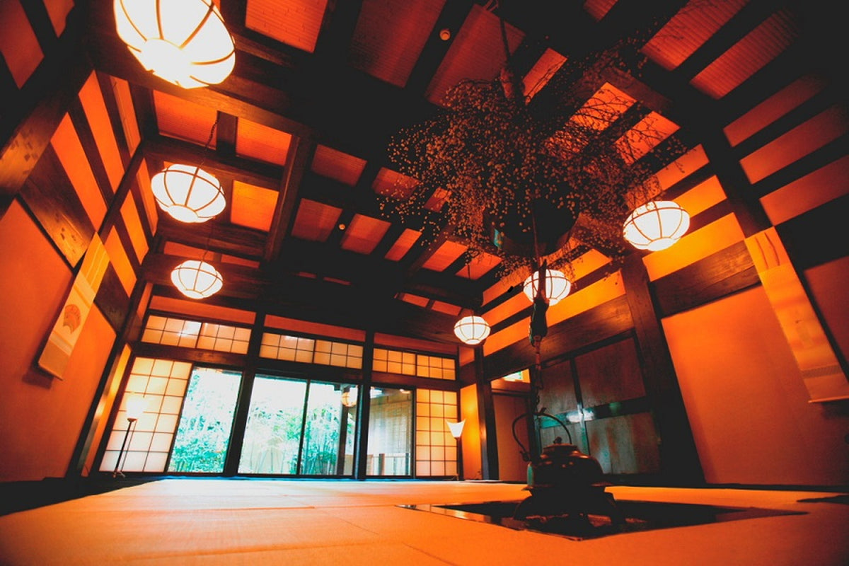 会場内 待合「花」