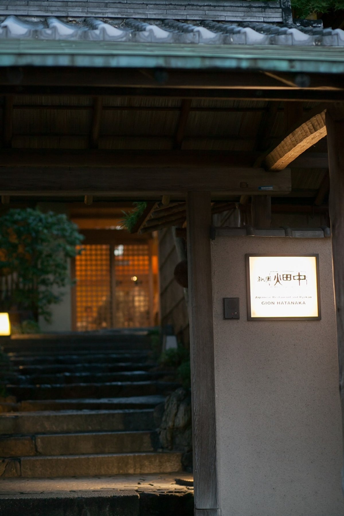 003 隠れ家的な入口 宿泊も可能