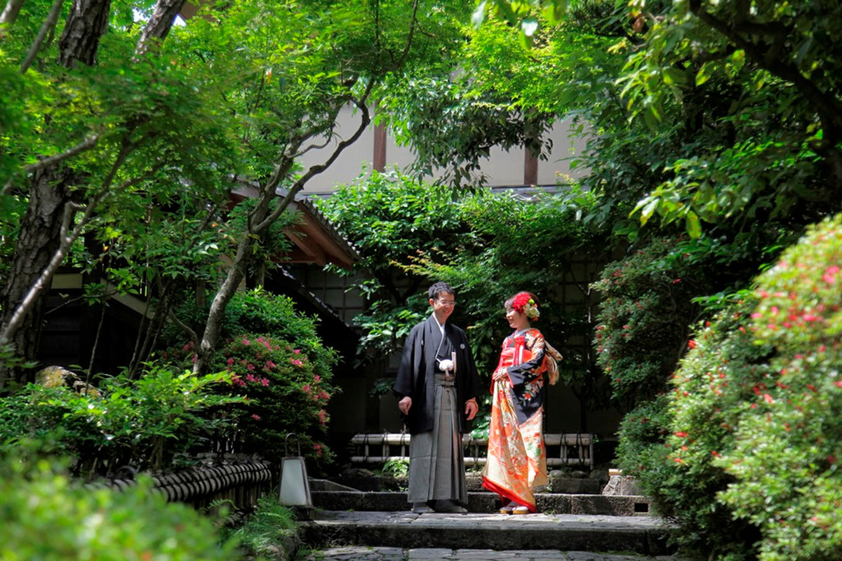 緑あふれる庭園にて