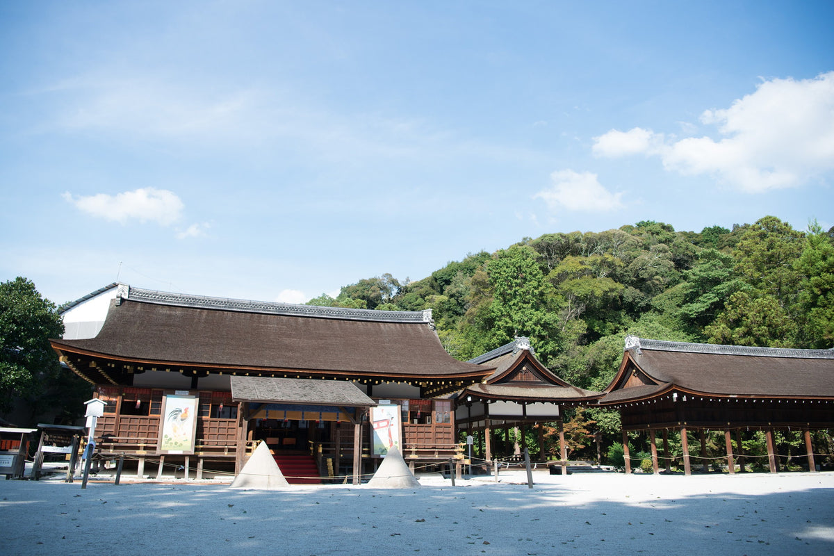 左側(結婚式場「細殿」)