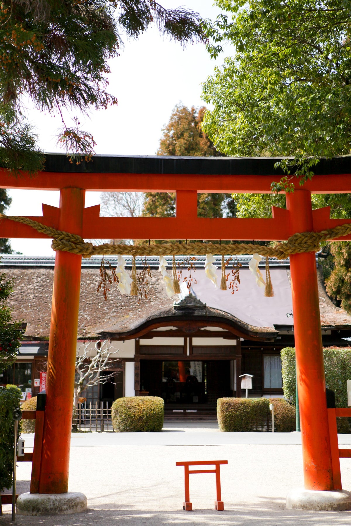 西鳥居