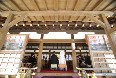 　平安時代の趣そのままに伝統美が息づく空間での挙式は日本の結婚式の原点を感じられる誓いの儀