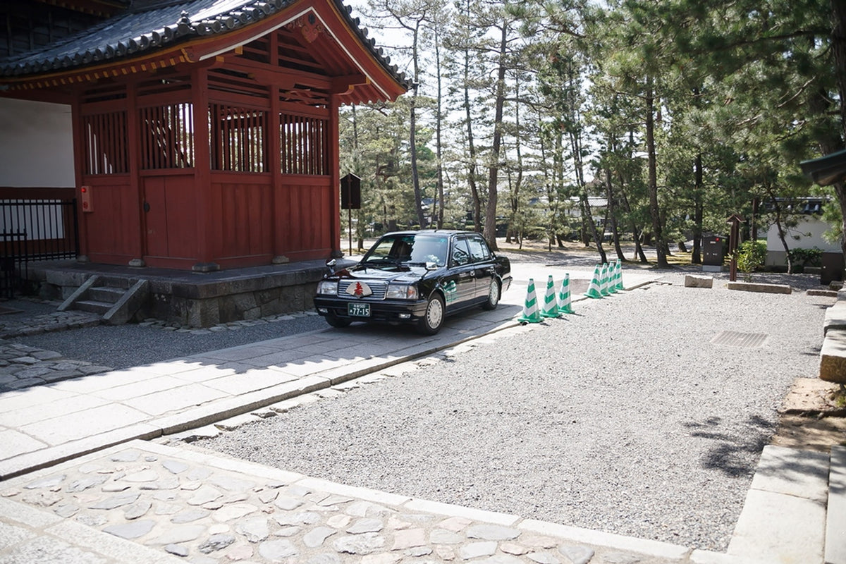 送迎車は退蔵院前まで参ります