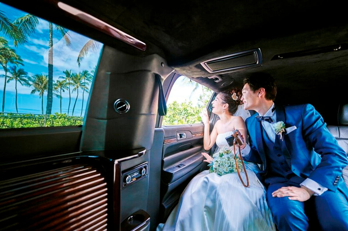 コオリナでの1日は、リムジンドライブから始まります。二人きりでハワイの景色を楽しみながら、大切な挙式に向けて気持ちを一つに整える時間です