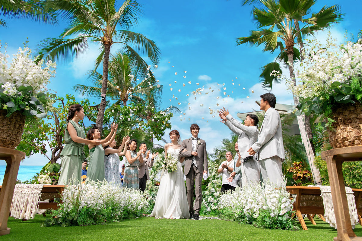 みんなからの祝福を浴びて、幸せの絶頂に!